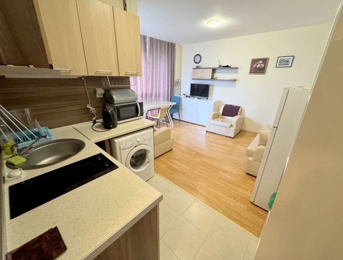Mořský komfort a útulnost ve stylovém apartmánu s jednou ložnicí v Ravdě