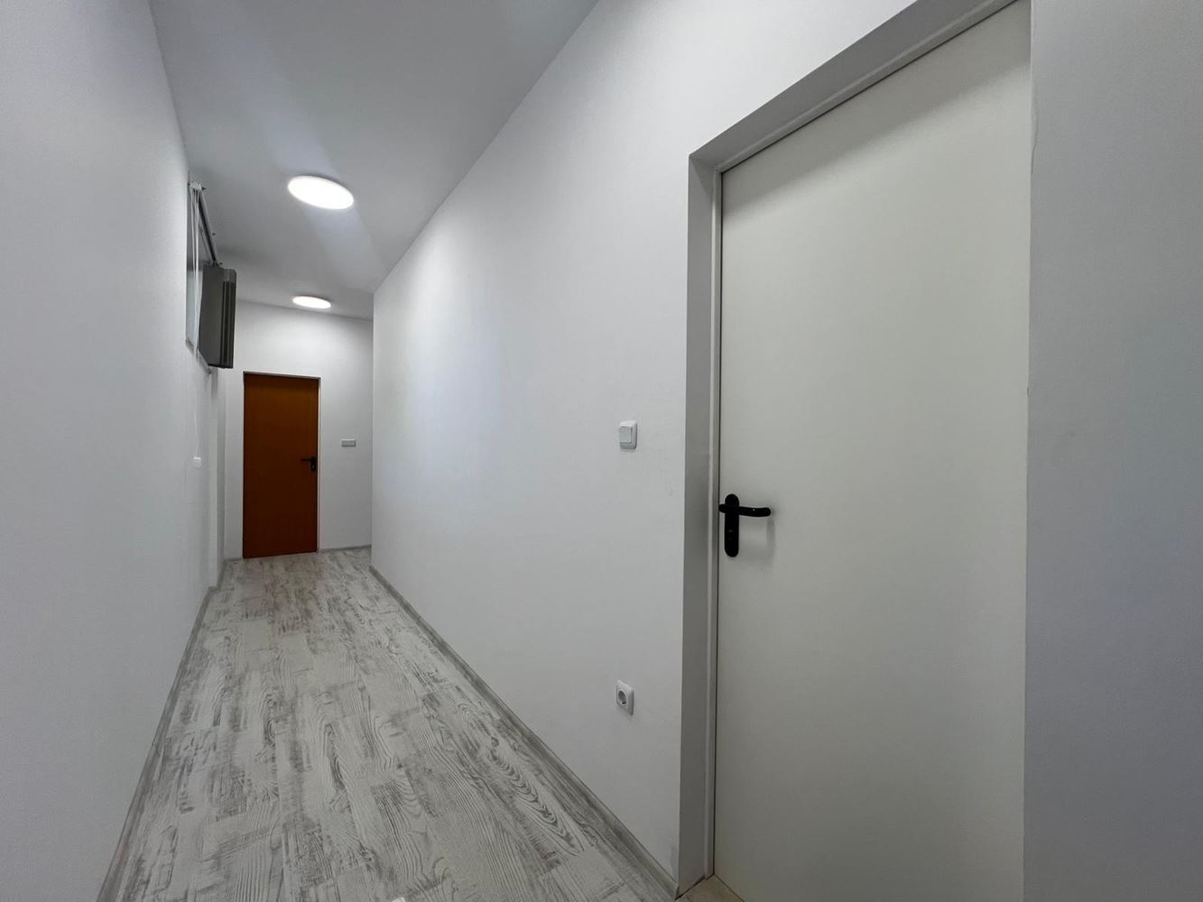 Prostorný třípokojový byt s velkou terasou a parkovacím místem v Sozopolu – u pláže Harmani