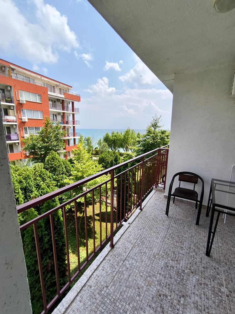 Luxusní apartmán s jednou ložnicí v první linii u moře ve Svetém Vlasu