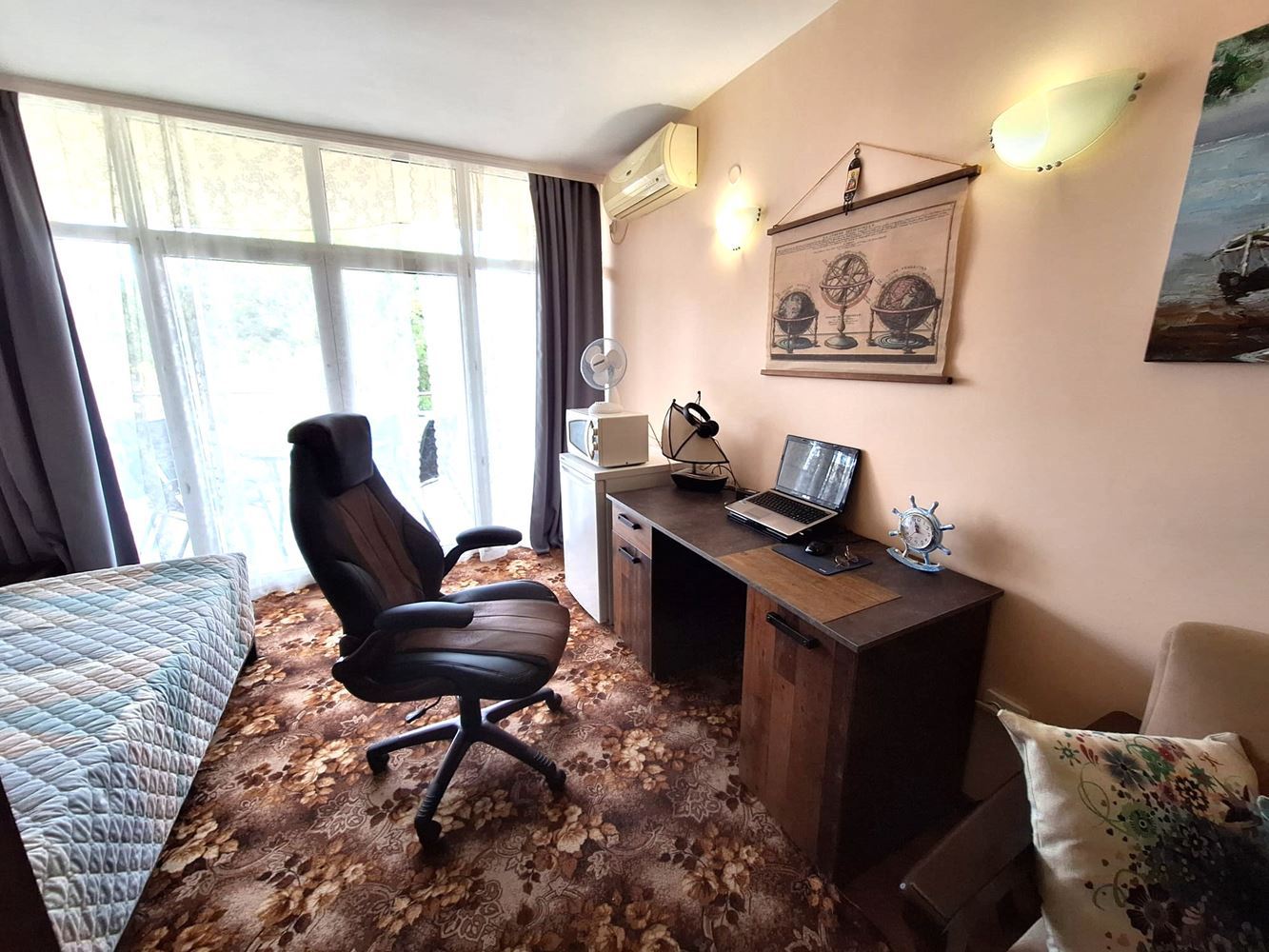 Prostorný a plně zařízený apartmán s jednou ložnicí v blízkosti pláže