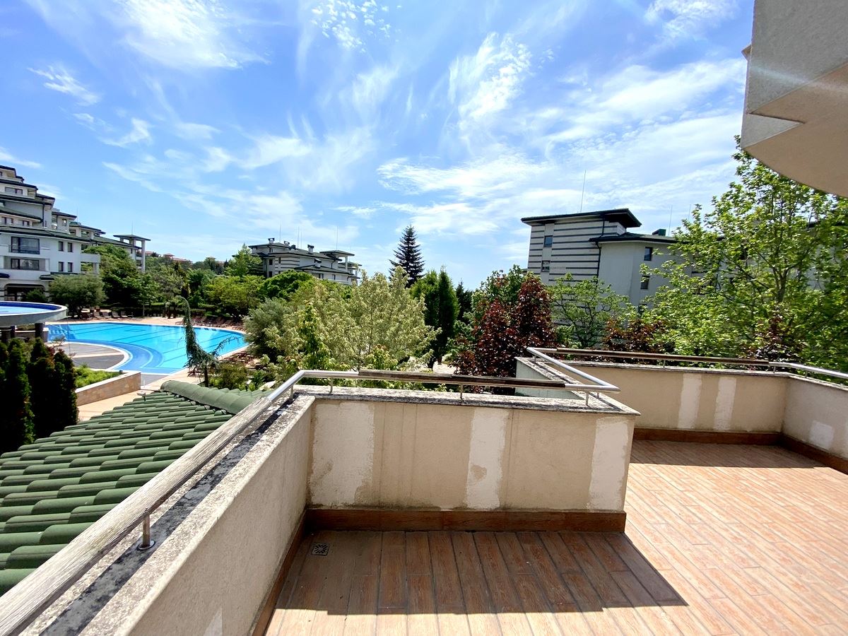 Dvoupokojový byt (s jednou ložnicí) v první linii u moře v Ravda – luxus, příroda a výhled na bazén