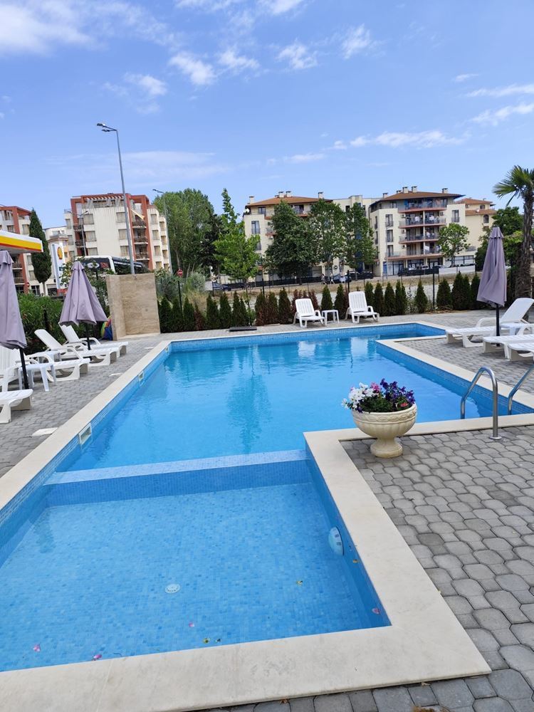 Luxusní třípokojový byt v udržovaném komplexu v Sunny Beach