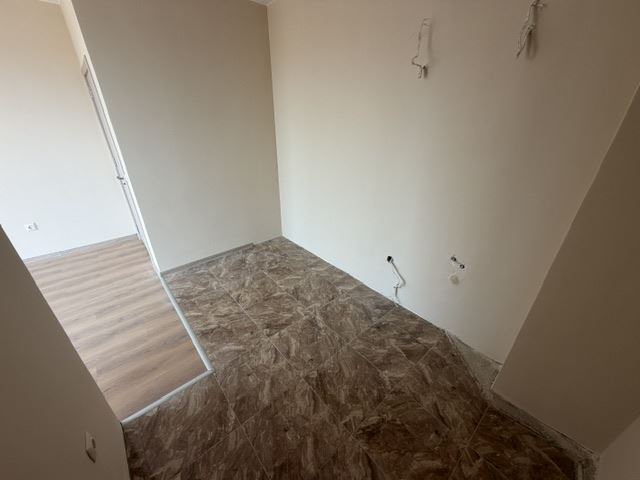 Nový apartmán s jednou ložnicí a prostorným balkonem v moderním komplexu v Ravdě