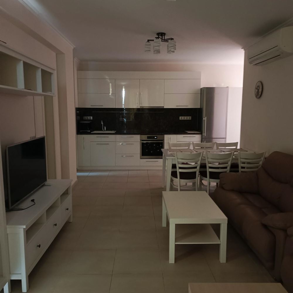 Prostorný apartmán s jednou ložnicí v Nesebaru – vynikající volba pro celoroční bydlení a investici
