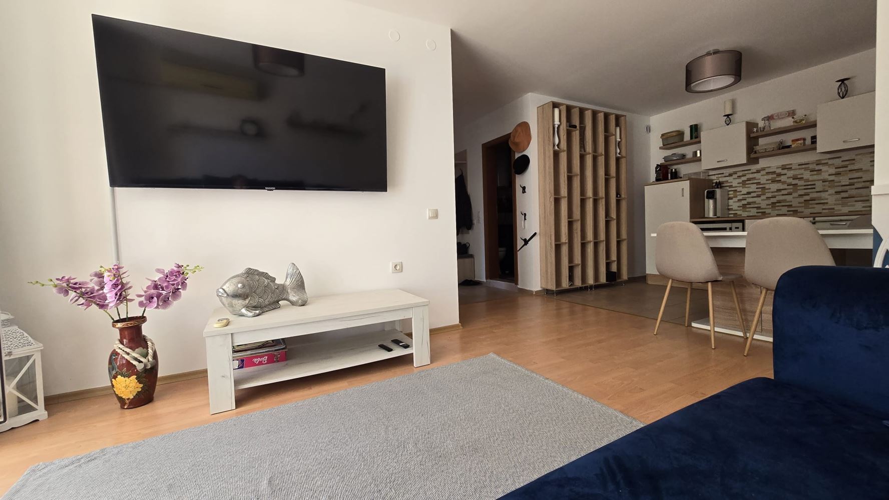 Stylový apartmán s jednou ložnicí v elitním komplexu ve Sveti Vlas – komfort, klid a celoroční pohodlí