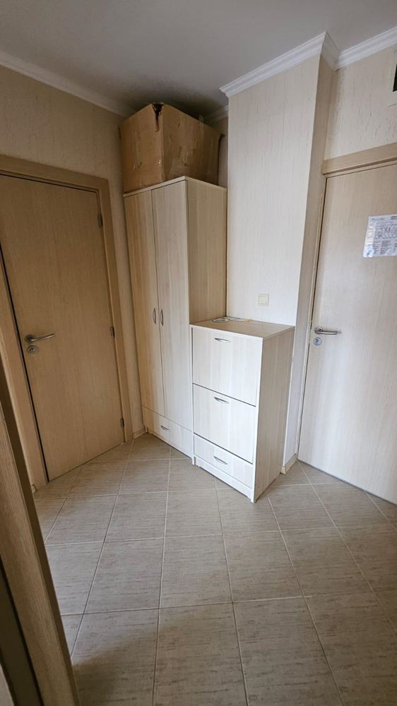 Prostorný byt s jednou ložnicí na první linii u moře v Carevu s kompletním vybavením