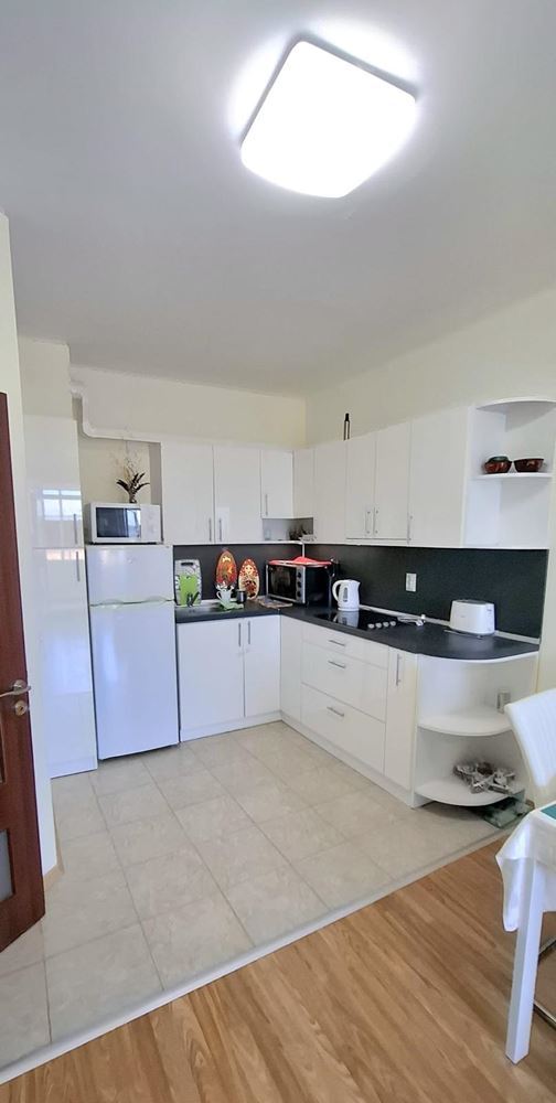 Dvoupokojový apartmán v komplexu v Pomorie – 300 m od pláže, skvělá investice