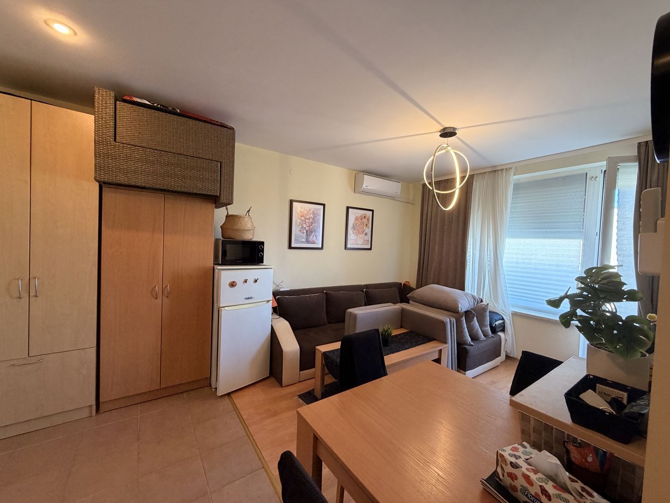 Útulný apartmán s jednou ložnicí v Slunečném pobřeží – krásný výhled na bazén a vynikající komplex pro odpočinek a investici