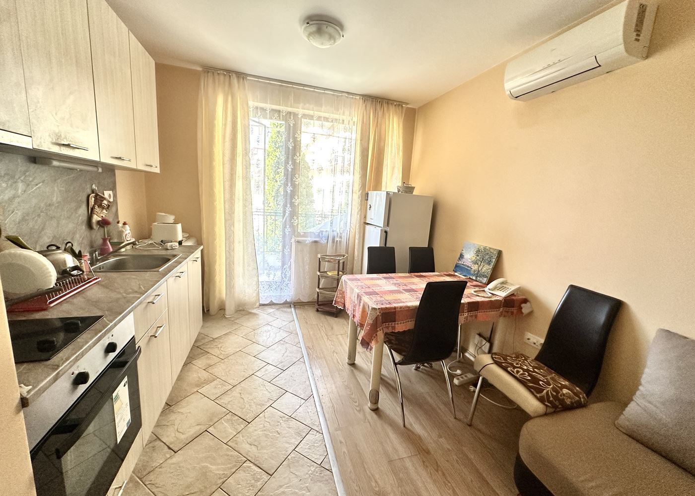 Apartmán s jednou ložnicí v první linii u moře ve Sveti Vlas – útulnost a přímořská atmosféra