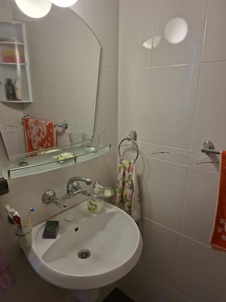 Panoramatický apartmán s jednou ložnicí a výhledem na moře v Ravdě – připraven k nastěhování