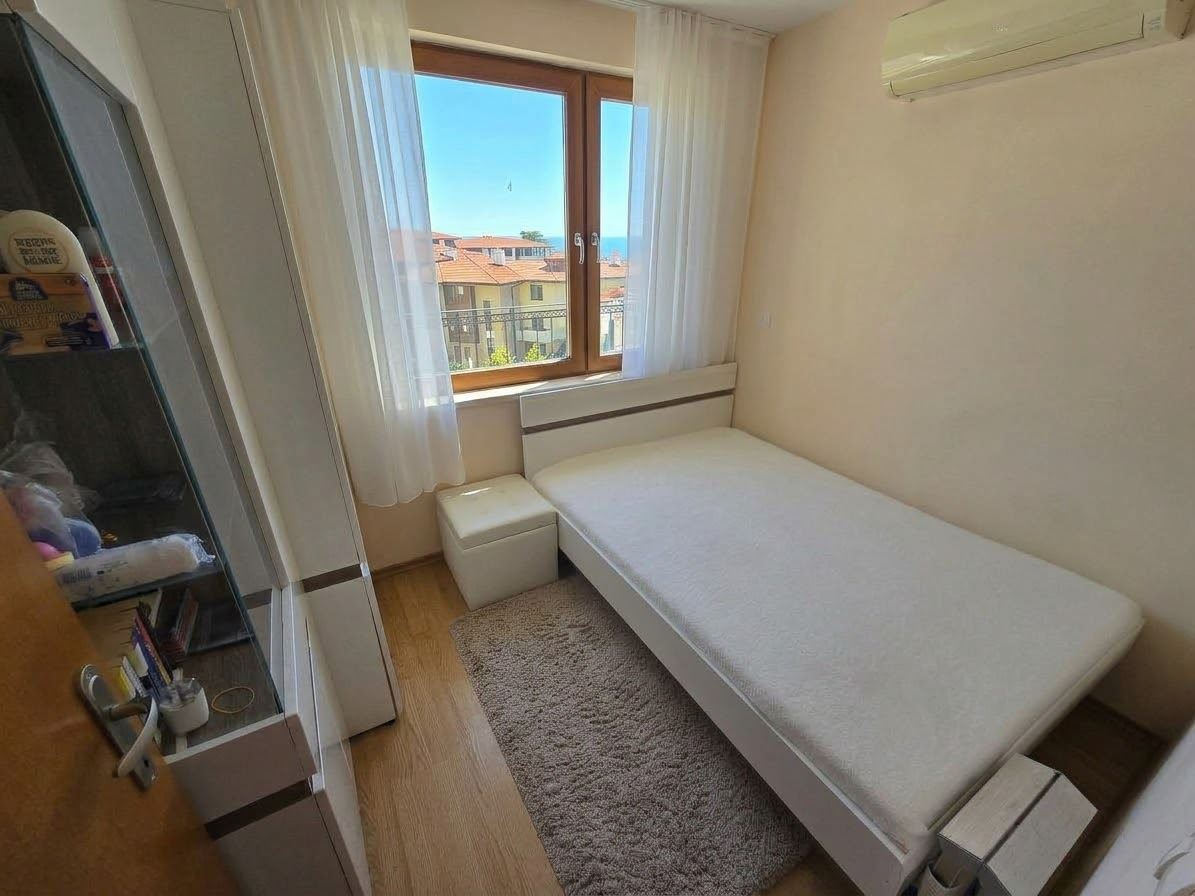 Panoramatický výhled na moře v první linii – zařízený byt s jednou ložnicí ve Sveti Vlas