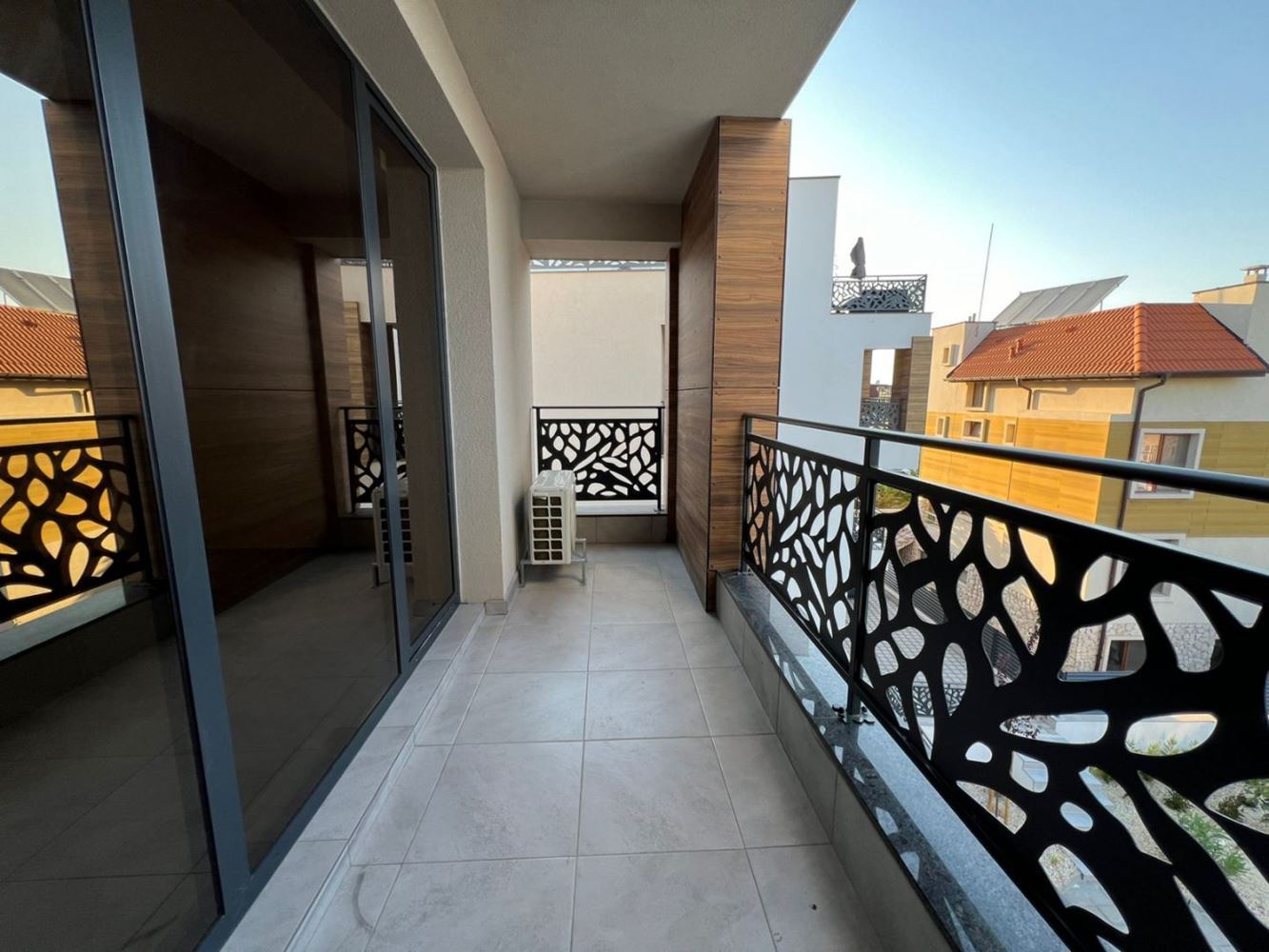 Nový dvoupokojový apartmán v Sozopolu – luxusní nemovitost bez poplatku za údržbu; připravený k vybavení