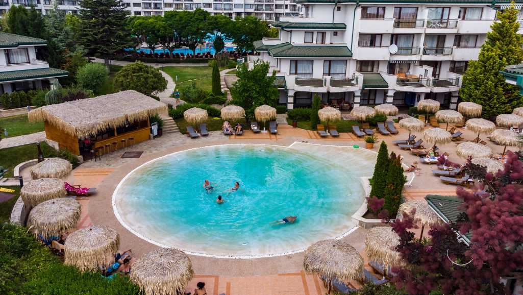 Vysoký standard a pestré vybavení – Skvělé dvoupokojové apartmá v luxusním komplexu přímo u moře v Ravda