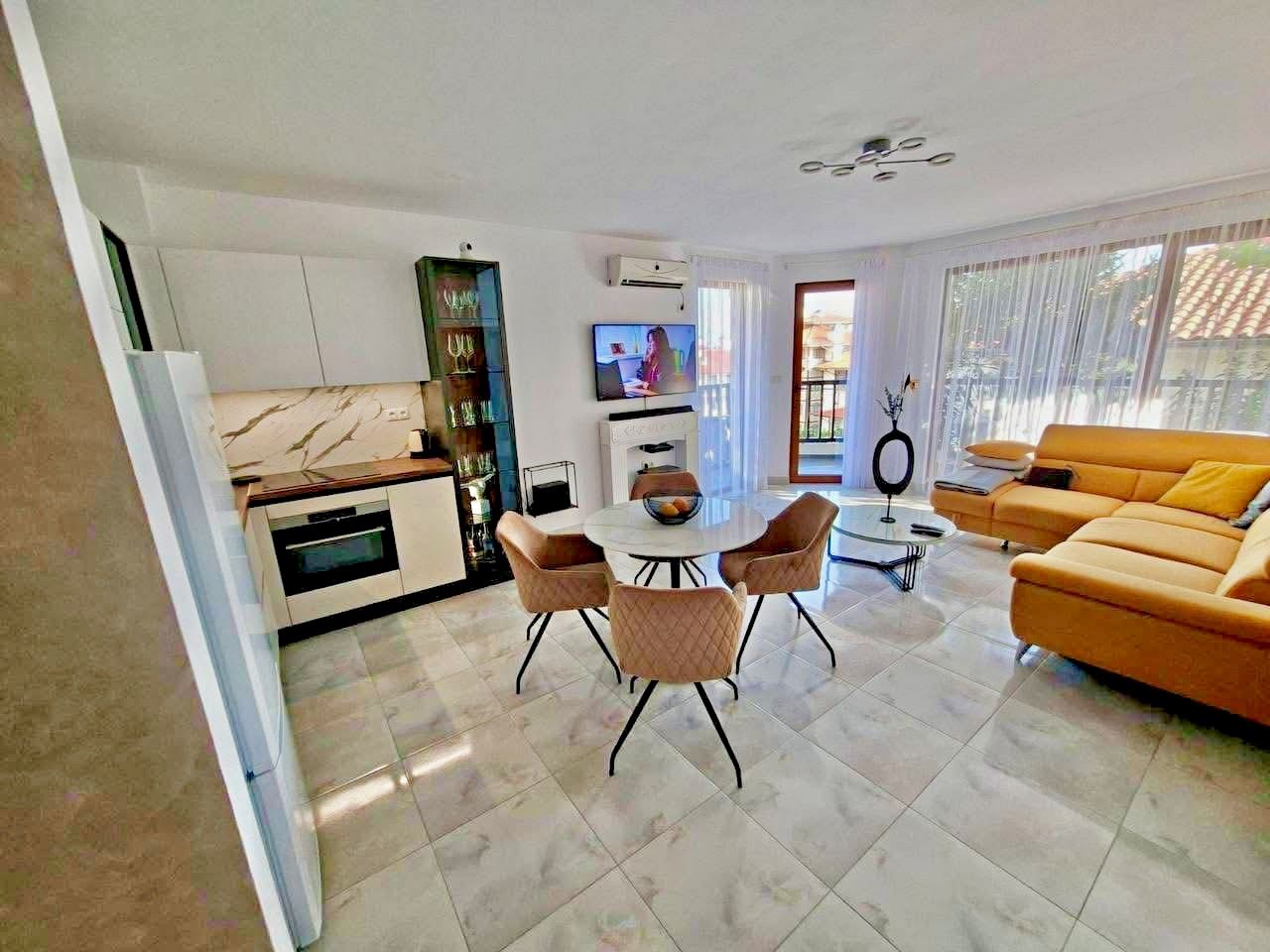 Luxusní apartmán se dvěma ložnicemi na první linii ve VIP zóně Sveti Vlas