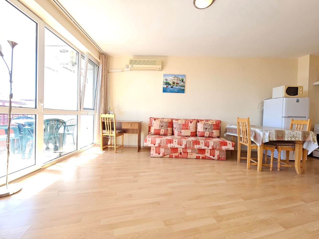 Dvoupokojový apartmán s výhledem na moře v prvotřídním přímořském komplexu – letovisko Elenite