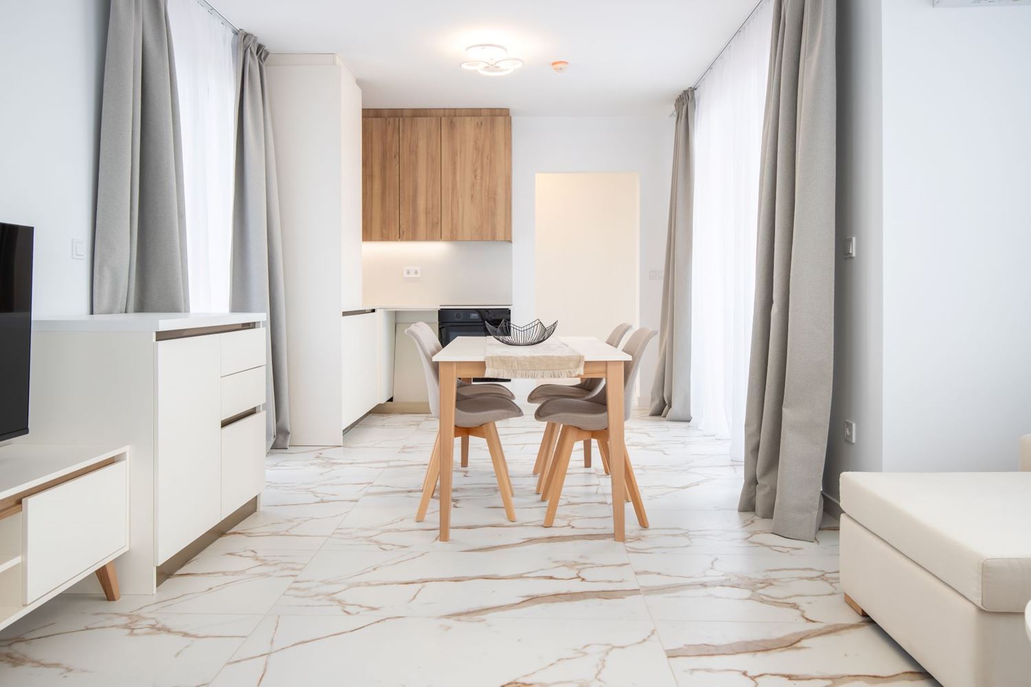 Luxusní apartmán s jednou ložnicí 50 m od moře v moderním komplexu v Aheloy