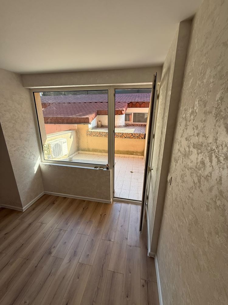 Studio ve Sveti Vlas s velkou terasou a vynikající polohou – ideální pro dovolenou nebo investici