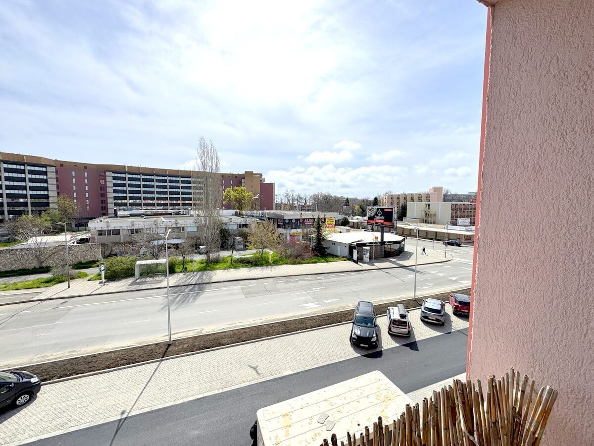 Apartmán s jednou ložnicí 300 metrů od pláže na Slunečném pobřeží – kompletně zařízený a připravený k nastěhování
