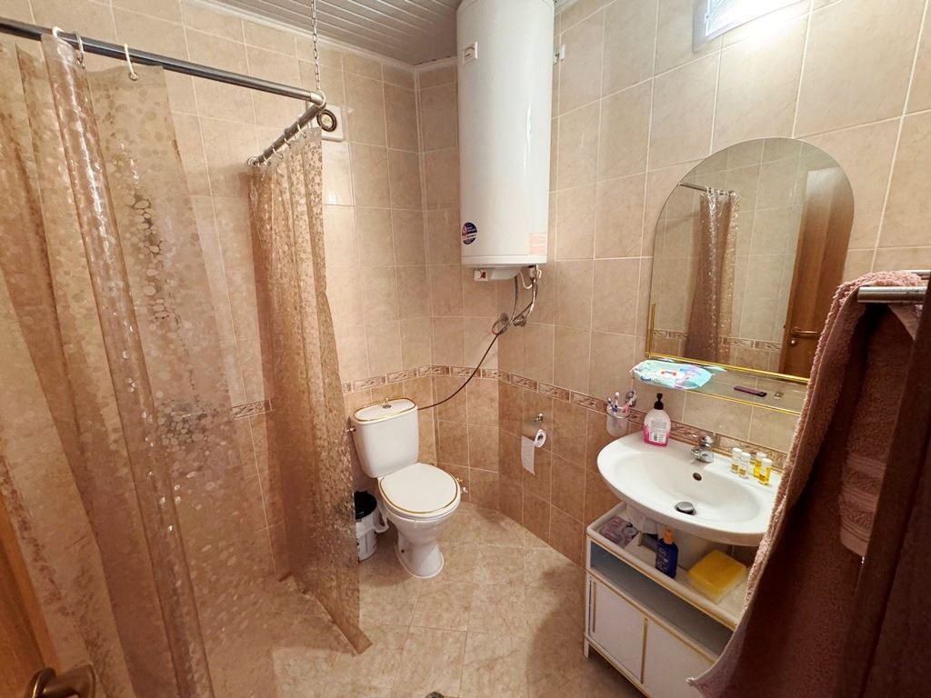 Stylový plně zařízený třípokojový apartmán ve Slunečném pobřeží v komplexu s výborným vybavením