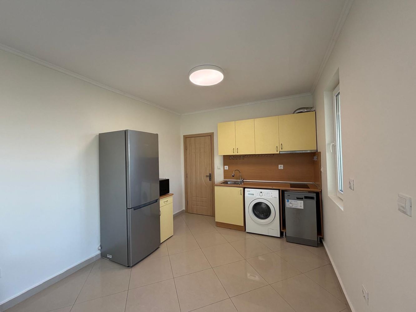 Mořské pohodlí a útulnost ve Sveti Vlas – apartmán s jednou ložnicí připravený k nastěhování nebo investici