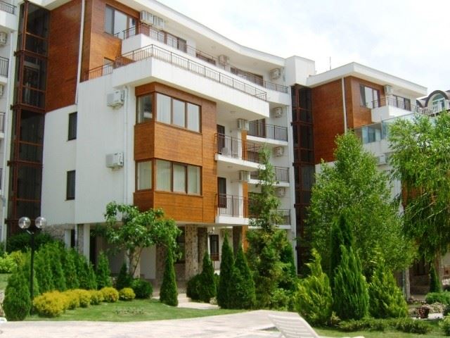 Panoramatický apartmán se dvěma ložnicemi jen pár metrů od pláže v Elenite s úžasným výhledem na záliv