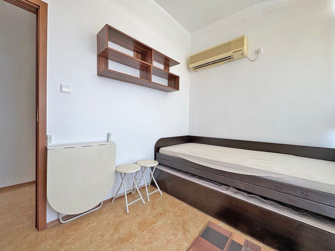 Útulný jednopokojový apartmán s výhledem na bazén na Slunečném pobřeží