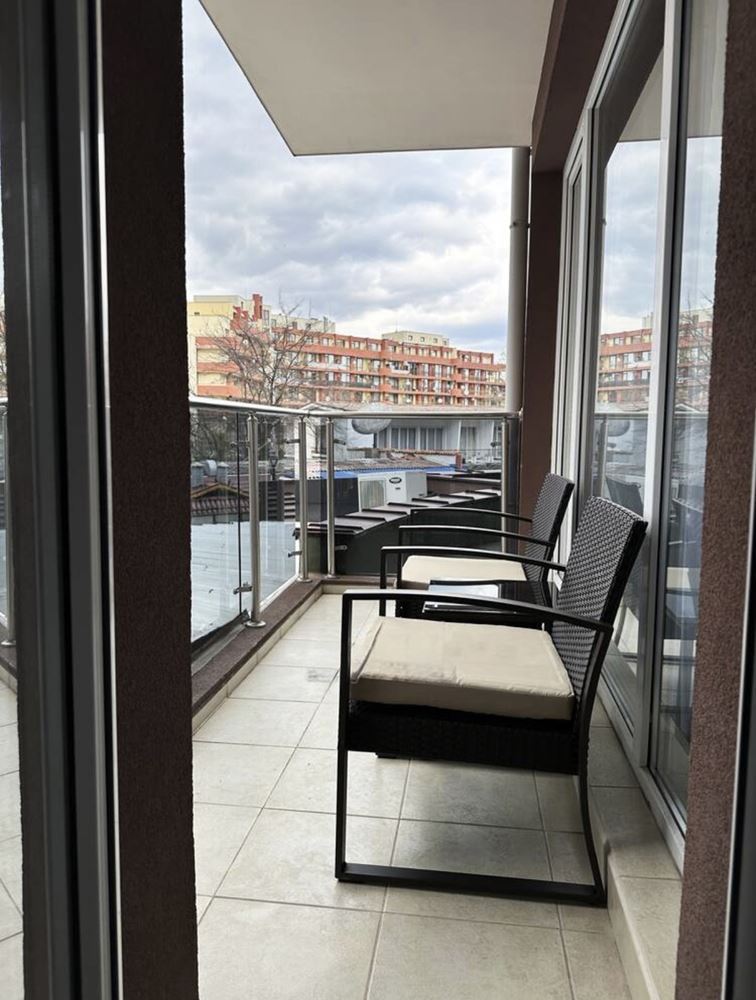 Stylový dvoupokojový apartmán jen pár metrů od pláže v letovisku Slunečné pobřeží