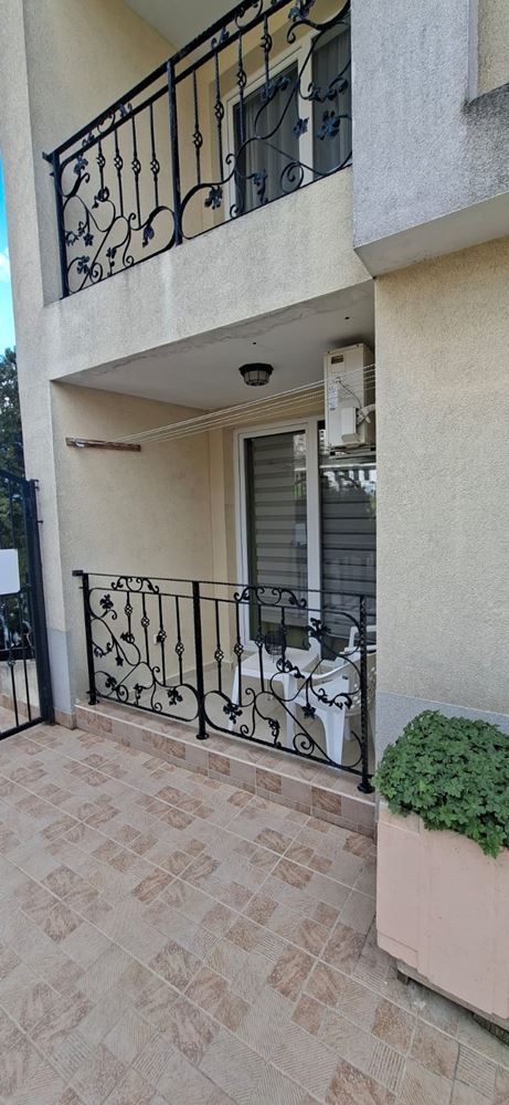 Komfort a praktičnost u moře – plně zařízený apartmán s jednou ložnicí ve Sveti Vlas