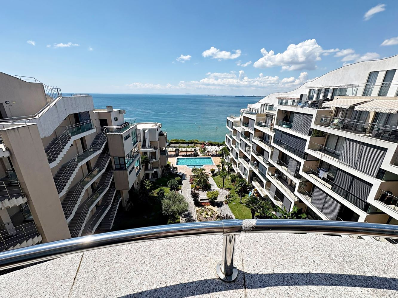 Luxusní apartmán s jednou ložnicí s panoramatickým výhledem na moře v první linii ve Sveti Vlas