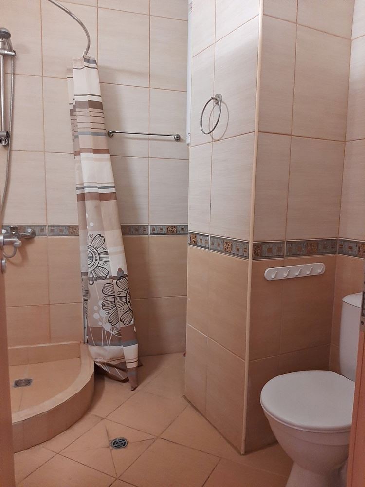 Prostorný apartmán s jednou ložnicí a výhledem na bazén ve Slunečném pobřeží