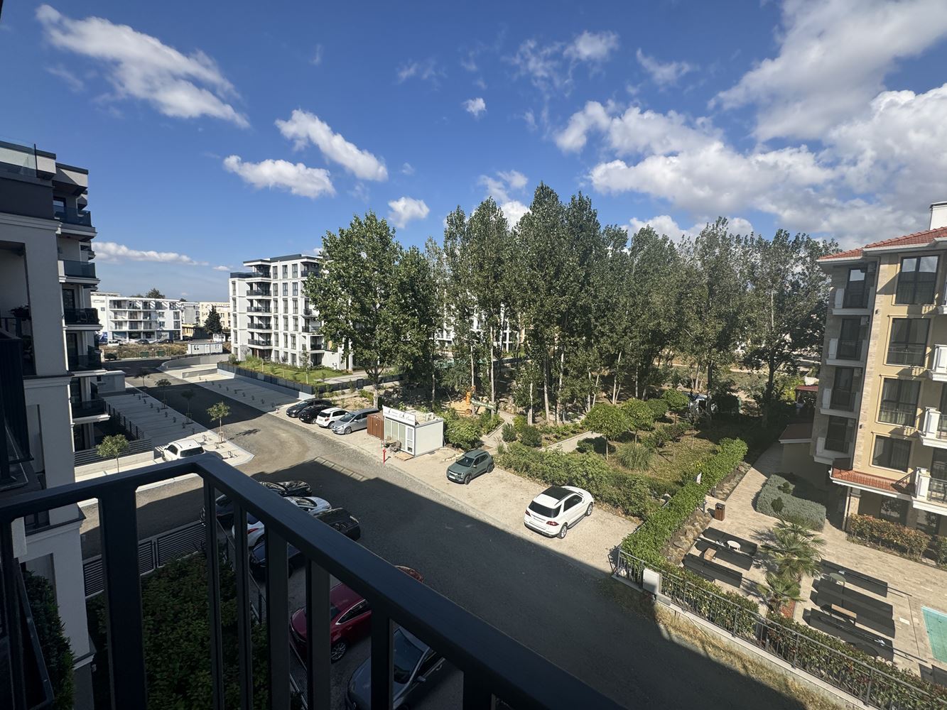 Apartmán s jednou ložnicí v butikové rezidenčním komplexu v Slunečném pobřeží – styl, komfort a vynikající investiční příležitost