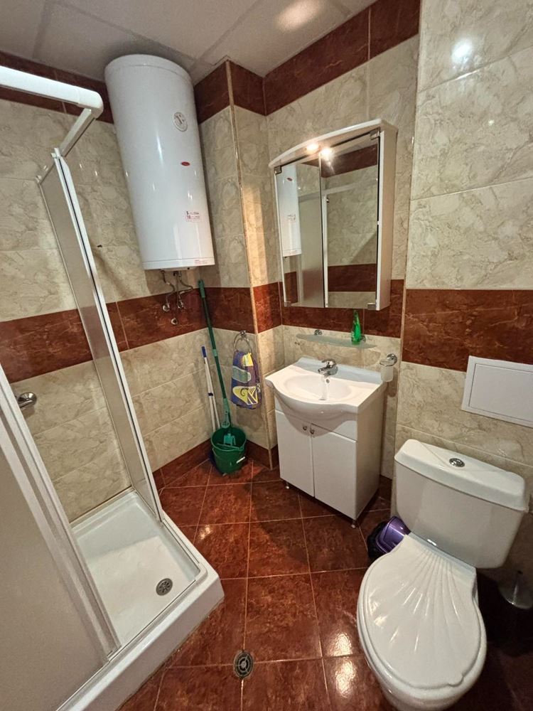 Byt s krásným výhledem na bazén ve Sveti Vlas – vaše místo pro odpočinek u moře