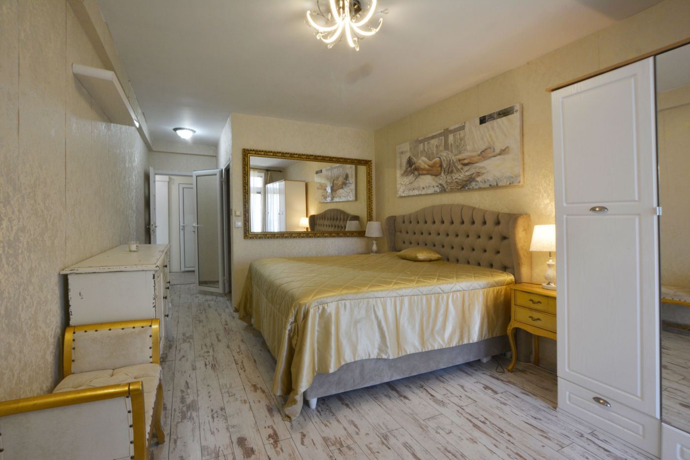 Luxusní třípokojový apartmán s výhledem na moře na první linii v Ravdě – 114 m², dvě terasy a maximální komfort