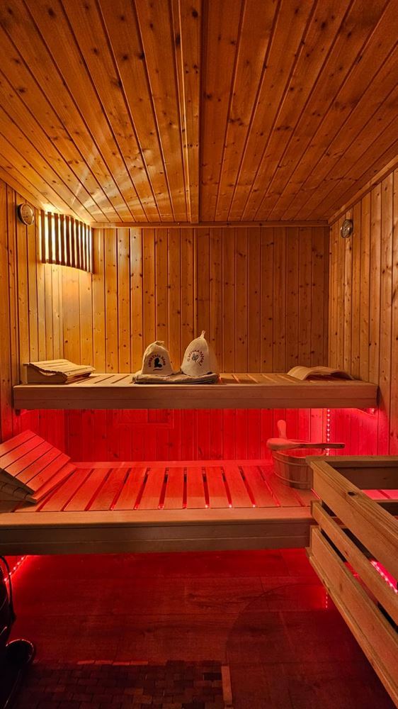 Prostorný penthouse s panoramatickou terasou a saunou v moderním rezidenčním komplexu v Slunečné pobřeží