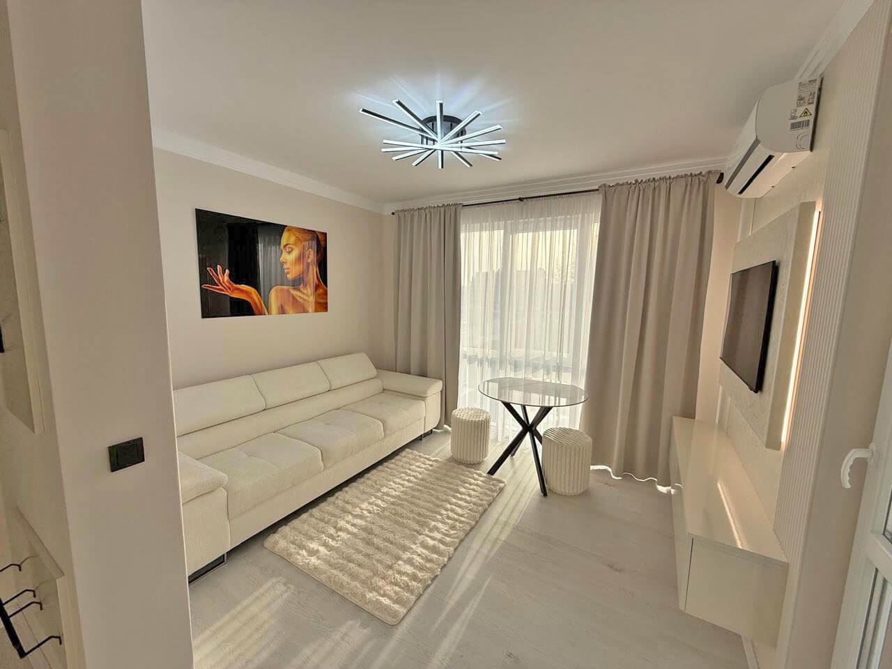 Luxusně zařízený byt s jednou ložnicí ve Slunečném pobřeží – klid, zeleň a výborná lokalita