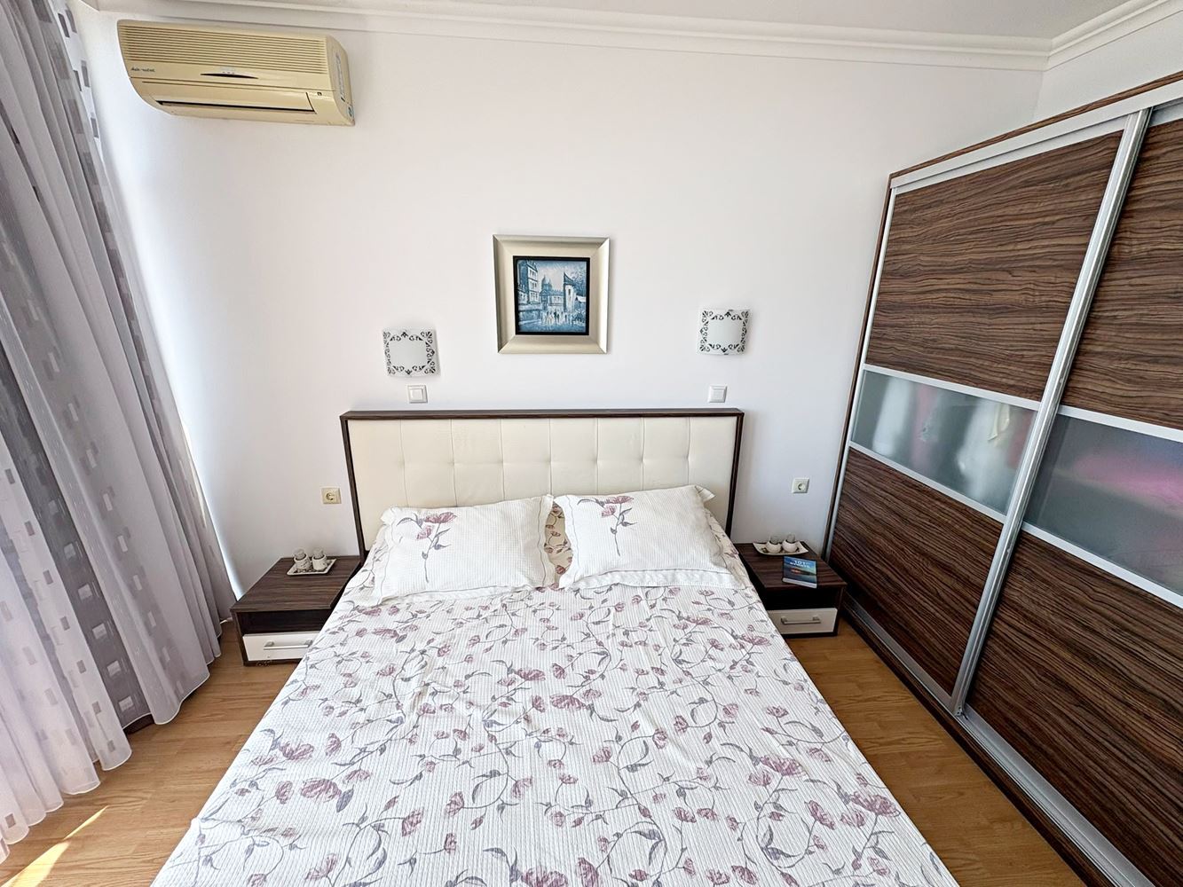 Luxusní apartmán s jednou ložnicí s panoramatickým výhledem na moře v první linii ve Sveti Vlas