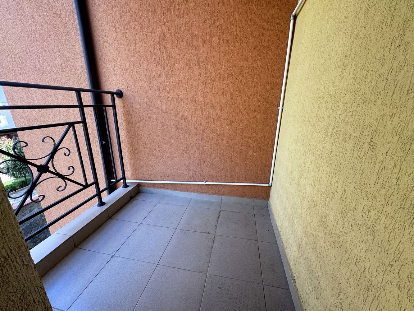 Dvoupokojový byt (s jednou ložnicí) s přímým přístupem k bazénu v komplexu „Viktorio“, Sveti Vlas – komfort a dovolená atmosféra