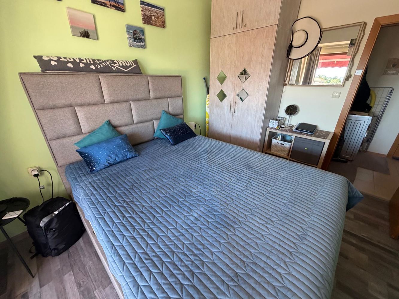 Apartmán s jednou ložnicí s výhledem na moře v uzavřeném komplexu na Slunečném pobřeží – připravený k užívání