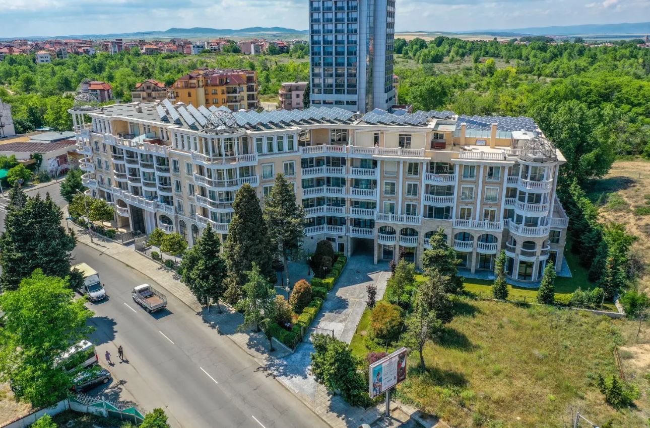 Prostorný apartmán se dvěma ložnicemi 100 metrů od pláže v Nesebaru