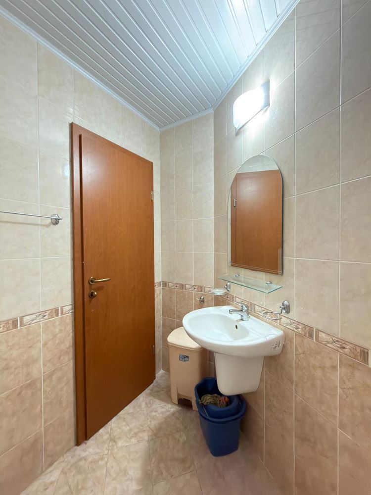 Prostorný čtyřpokojový mezonet s panoramatickými výhledy – komfort a styl v srdci klidu