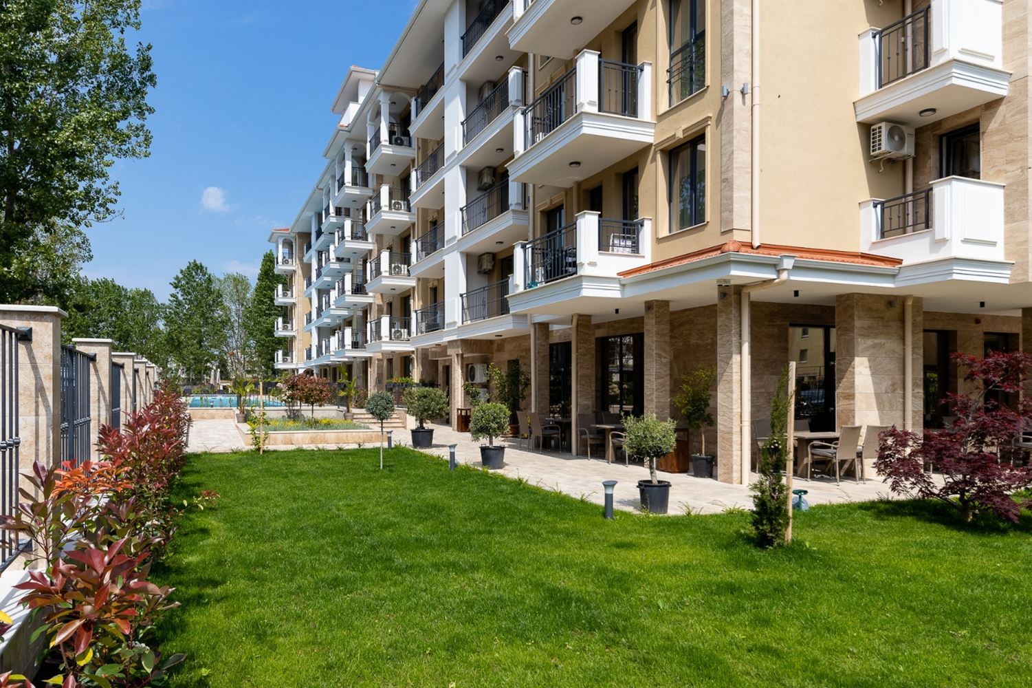 Luxusní byt s jednou ložnicí 5 minut od pláže v centrální části Slunečného pobřeží