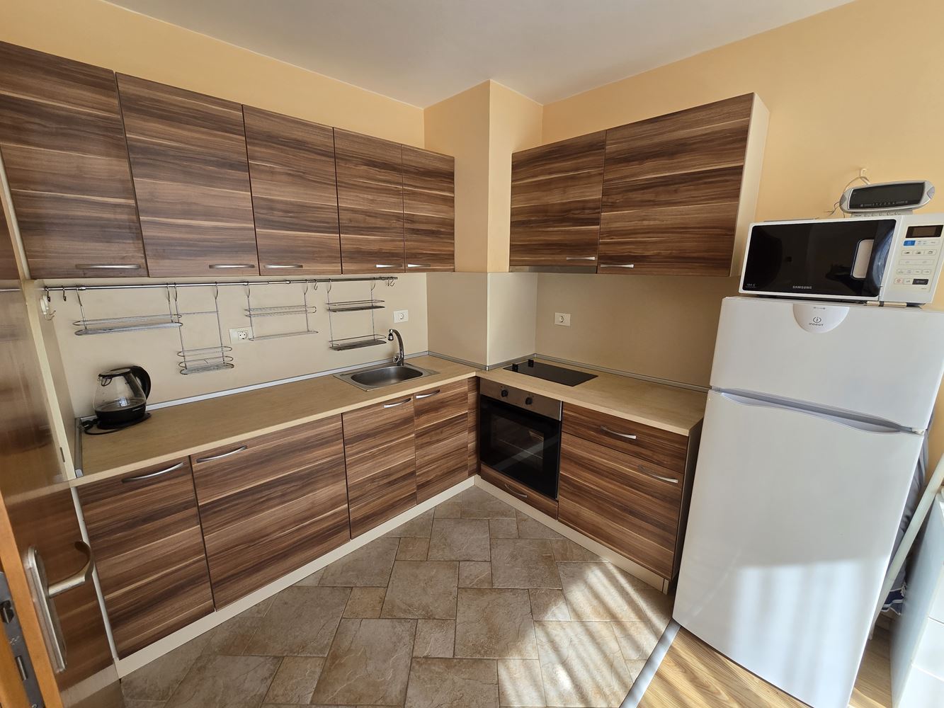 Panoramatický výhled na moře v první linii – zařízený byt s jednou ložnicí ve Sveti Vlas