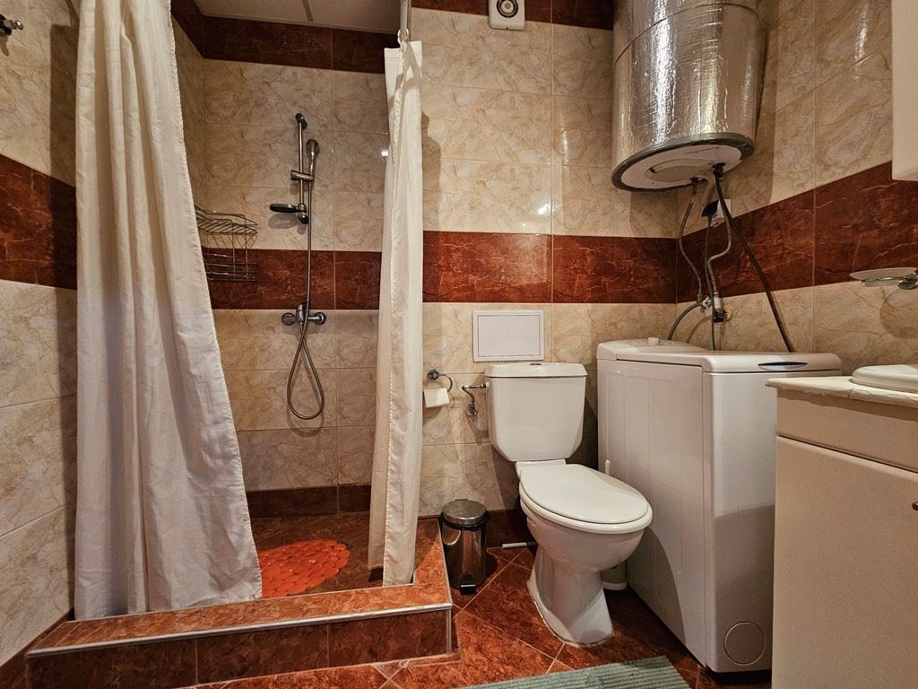 Apartmán s jednou ložnicí na první linii u moře v hlídaném komplexu v Elenite