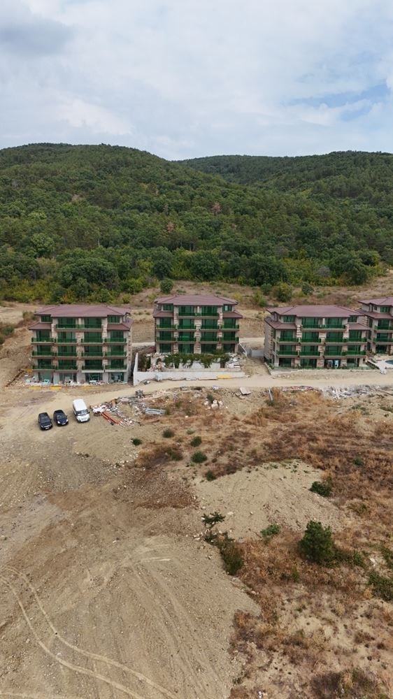 Dvoupokojový apartmán s výhledem na moře a designovou rekonstrukcí v zeleném komplexu ve Slunečném pobřeží