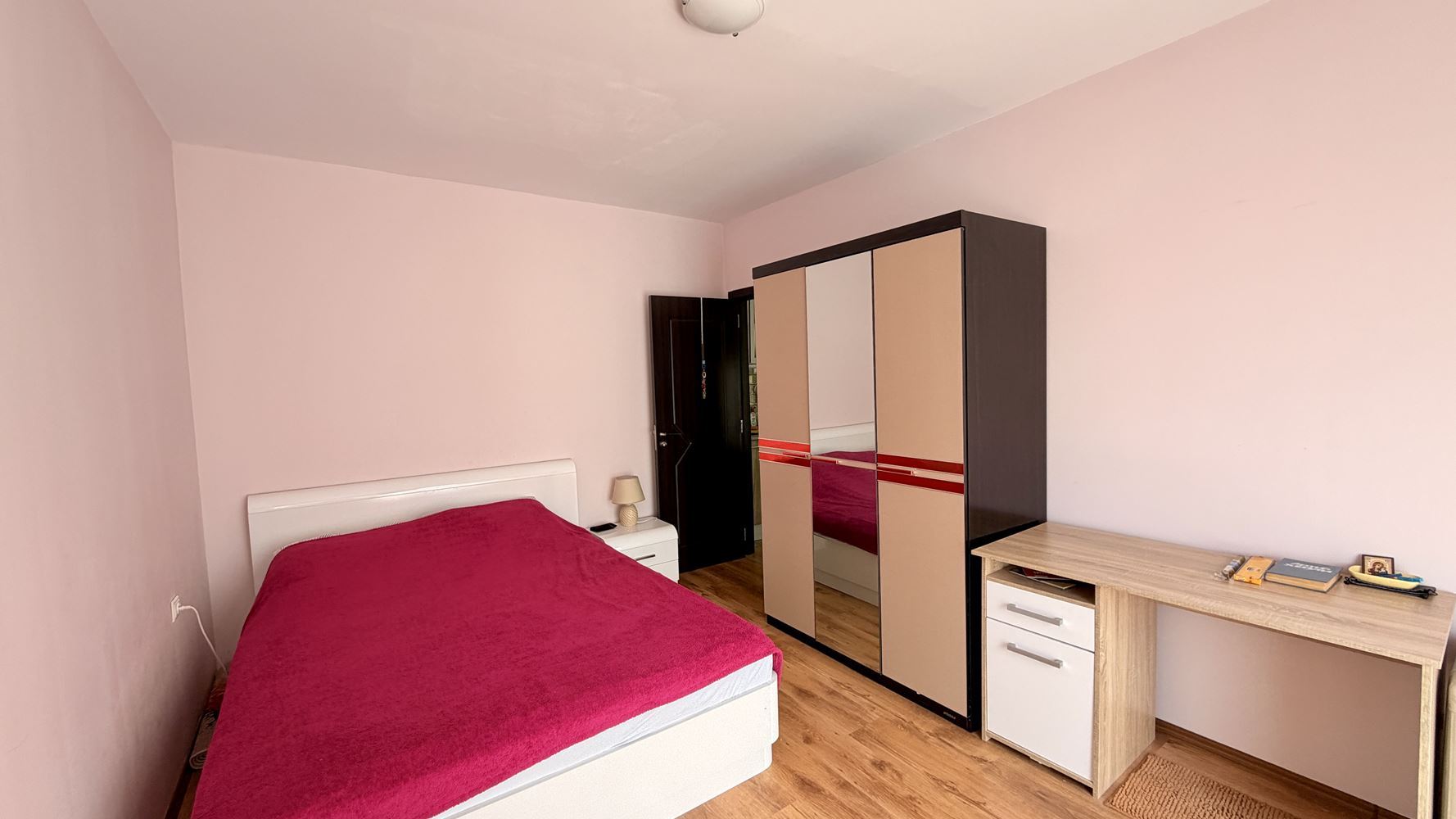 Apartmán s jednou ložnicí v Sunny Beach – klid, zeleň a komfort v srdci letoviska