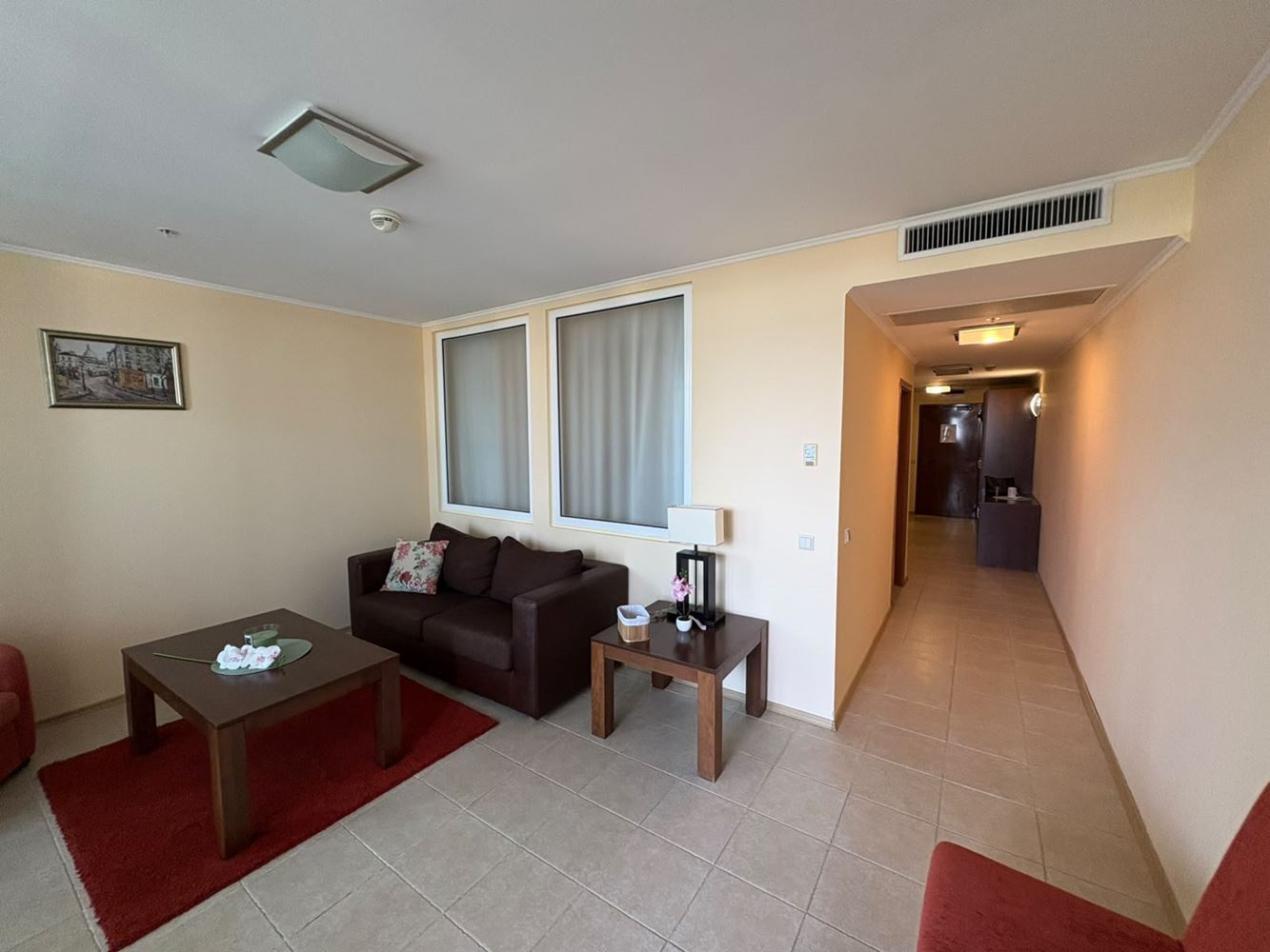 Luxusní apartmán s jednou ložnicí s výhledem na moře v první linii v Pomorie – prestižní nemovitost s jedinečným vybavením