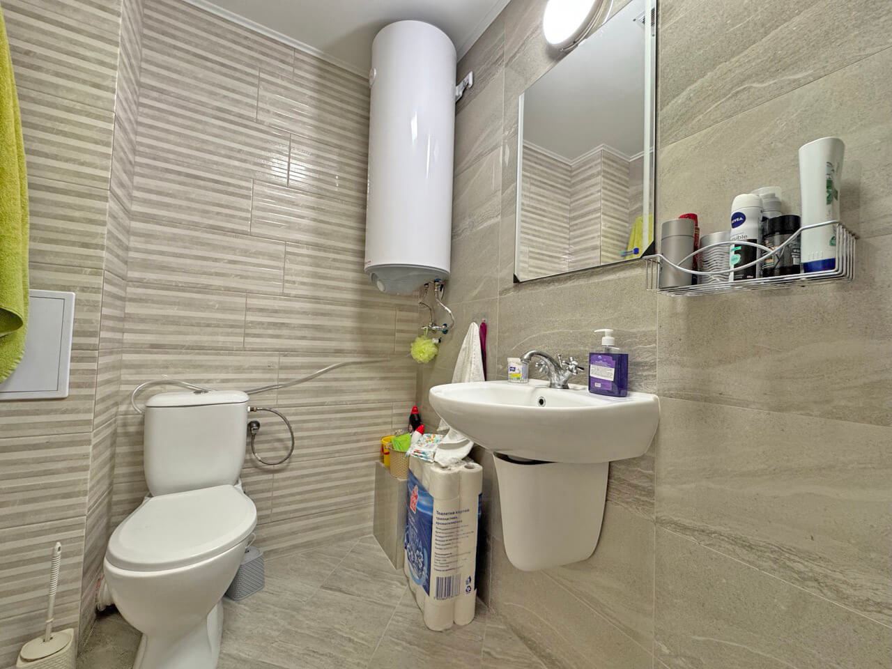 Zařízený apartmán s jednou ložnicí v novém komplexu v Aheloji – klid, zeleň a komfort u moře