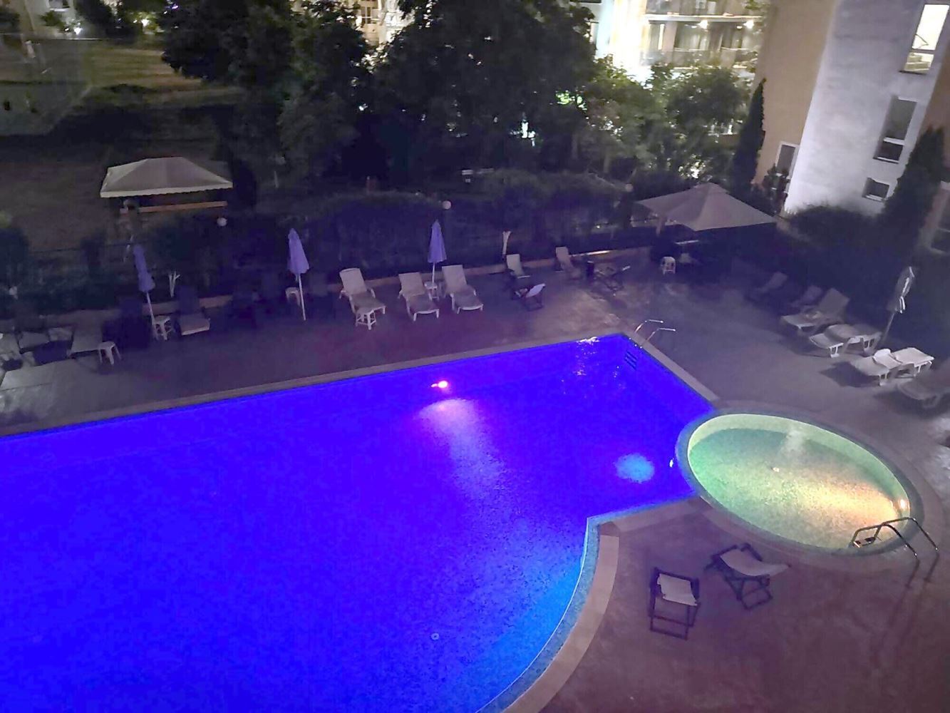 Prostorné studio s výhledem na bazén v Sunny Beach – plně zařízené