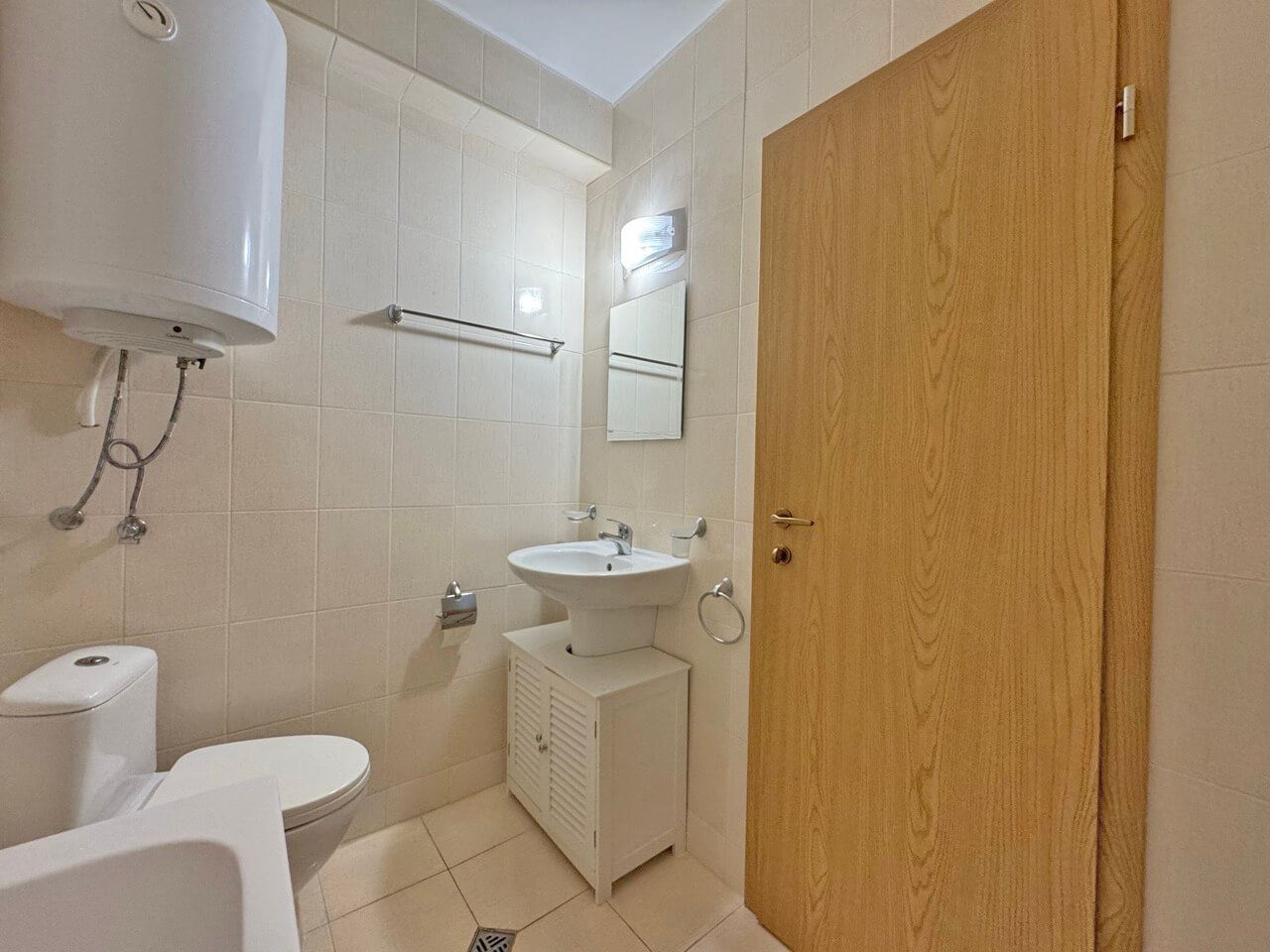 Prostorný apartmán se dvěma ložnicemi v srdci Slunečného pobřeží – komfort, lokalita a vynikající investice
