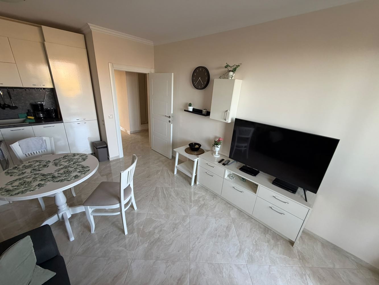 Luxusní byt s jednou ložnicí a výhledem na moře ve Sveti Vlas – stylová nemovitost pro skutečné pohodlí